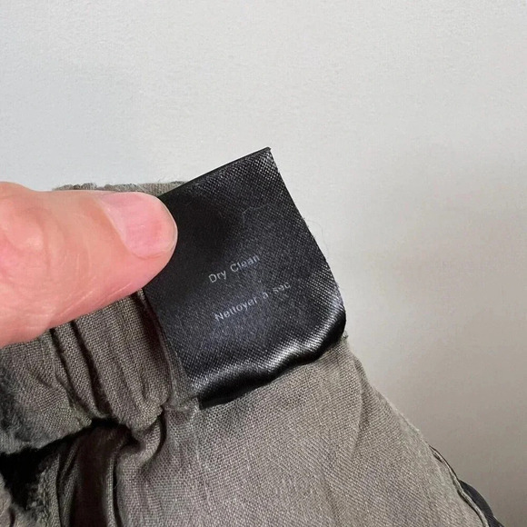 Aritzia Babaton Linen Blend Shorts Size XS Green Drawstring Minimal Normcore - Picture 7 of 7